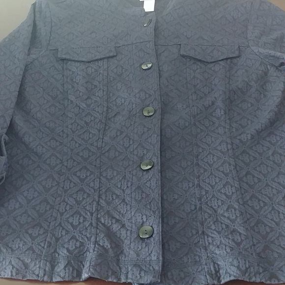 Christopher & Banks Ladies Button Up - Picture 5 of 9